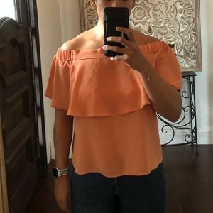 Off the shoulder blouse🤩
